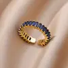 Anillo Geométrico de Zirconia Cúbica de Colores Chapado en Oro de 18K Estilo Lujo Ligero Vintage Anillo de Cristal Retro Artístico