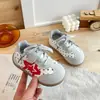 Tênis femininos da moda estilo coreano 2026 novo modelo primavera e outono tênis de treino alemães femininos tênis esportivos infantis versáteis com sola macia