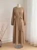 Fornecimento direto da fábrica: Novo vestido liso de gola redonda do AliExpress, elegante estilo longo com amarração, vestido de festa feminino
