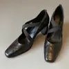 Sapatos de Salto Grosso Estilo Retrô Francês Super Macios em Pele de Cordeiro Sapatos de Salto Alto Quadrados com Tira Cruzada Femininos Elegantes Emagrecedores Mary Janes Femininos
