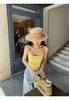 Camisole francesa doce com contas e bojo, top feminino curto sem mangas para usar em camadas com um lindo design nas costas