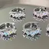 Aros Pequeños para Oreja de Chica Dulce y Fresca Picante 2026 Nuevo Estilo Popular Diseño de Alta Gama Clavos Geométricos para Oreja Joyería de Oreja de Nicho