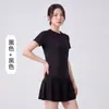 Conjunto de yoga para mujeres petite, falda corta ligera y transpirable de secado rápido, manga corta, cintura alta, control de abdomen, anti-exposición