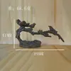 Ornamentos de Cobre Vintage com Estilo Retrô, Apresentando um Design Levemente Fragrante de Flor de Ameixeira, Fundição em Bronze com Pátina Envelhecida, Adequado para Altares Budistas, Incenso e Cerimônias de Chá com um Toque Antigo