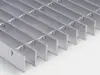 Paneles de peldaño de rejilla de acero, paneles de malla de rejilla, cubiertas de acero para pozos de recolección de agua, pasarelas de rejilla de acero entrelazadas, cubiertas para pasarelas y zanjas