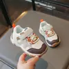 Zapatos deportivos para niños, nuevo modelo otoño 2026, zapatos casuales de piel para niñas, zapatos para niños, zapatillas de correr ligeras de suela blanda
