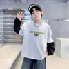 Moletom masculino 2026 novo, moderno, de manga comprida, gola redonda, com estampa de letras e mangas em blocos de cor, moda casual de outono