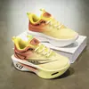 Zapatos Deportivos para Niños con Superficie de Cuero, Zapatos Casuales que Aumentan la Altura para Adolescentes, Nuevos Zapatos Profesionales de Carreras para Niñas de Primavera y Otoño 2026