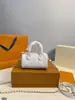 Bolsa Almofada Branca com Monograma Modelo 2026 para Mulheres, Estilo Nicho de Luxo, Bolsa Transversal com Corrente Fashion Versátil