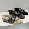 Encuentro de Primera Temporada Estación Europea 2026 Otoño/Invierno Nuevo Estilo Zapatos Cálidos de Felpa Peluda para Mujer Hebilla de Cuero Zapatos Individuales Mocasines