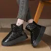 Botas de neve femininas de inverno antiderrapantes com sola grossa, cabedal de couro, espessadas, que aumentam a altura, à prova d'água, à prova de frio, sapatos de algodão, botas de neve de couro no atacado