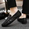 Novos Sapatos Masculinos Estilo Coreano Sapatos Masculinos da Moda Mocas Primavera Sapatos Casuais Sociais Slip-On