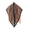 Lenço de Seda e Lã Novo Estilo, Versátil e Elegante, Lenço Triangular Listrado com Bainha Enrolada à Mão, Lenço Decorativo para Pescoço Feminino, Sensação de Alto Padrão