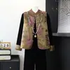 Colete de veludo elegante e estiloso para primavera/outono com estampa floral verde para mulheres de meia-idade e idosas, combinado com calça preta por baixo