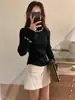Suéter de Punto con Cuello de Perla Roja y Mangas Largas para Mujer, Suéter Interior Otoño e Invierno, Top de Diseño Capa Base, Nuevo Estilo 2026