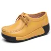 Suministro transfronterizo para Amazon: Zapatos de mujer de cuero genuino, suela blanda, con cordones, suela gruesa, diseñados para mujeres de mediana edad y mayores, venta al por mayor y exportación para comercio internacional