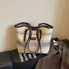 2026 Bolso de un solo hombro a cuadros de alto valor, moderno, gran capacidad, personalizado, elegante, retro, para el día a día, tipo tote