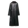 Moda Nueva Otoño e Invierno 2025 Elegante Moderna Versátil Chaqueta de Cuero con Cuello Desmontable de Piel Sintética 8490/762