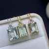 ¡Colgante de cristal verde natural! ¡El cristal está limpio! ¡El color fuego es súper fuerte! El tamaño de la piedra suelta es 10*12 mm