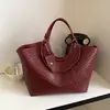 Bolso cruzado de tejido casual estilo coreano para mujer, nuevo de moda de verano 2026, versátil, de gran capacidad, bandolera, bolso tote