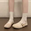 Sapatos Mary Jane Delicados em Camurça para Mulheres, Versáteis para o Dia a Dia na Primavera de 2026, Planos, com Solado Macio, Rasteirinhas Slip-On com Fivela, Mocassins