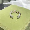 Moda Europea y Americana Lujo Accesible Anillo de Plata S925 Incrustado con Rubí de Laboratorio de 0.2 Quilates para Mujer, Simple y Elegante, Elegante de Alta Gama