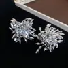 Aretes y Collar de Conjunto de Racimos de Flores Brillantes Transfronterizos Europeos y Americanos, Conjunto de Joyería Exagerado Único de Moda con Sentido de Diseño, Accesorios de Nicho para Mujeres
