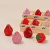 Brinquedos de Comida de Morango Realistas Tridimensionais Acessórios Criativos Feitos à Mão DIY Acessórios de Cola de Creme Resina Pacote de Materiais Atacado