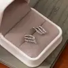 Pendientes de Ala de Plata con Incrustaciones Completas de Diamante, Estilo Europeo y Americano de Lujo Ligero de Alta Gama, Diseño Hueco Elegante y de Moda, Pendientes Únicos para Mujer