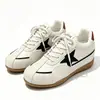 Zapatos Estilo Alemán con Aumento Oculto de Altura Otoño 2026 Nuevo Retro Estrella Estilo Coreano Versátiles Suela Suave Transpirable Suela Gruesa Casual Zapatos para Mujer