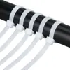 Brida de nailon autoblocante para exteriores, de plástico blanco y negro, resistente al frío y al envejecimiento.