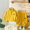 Roupas Infantis Conjunto de Moletom Masculino Primavera 2026 Novo Estilo para Crianças Pequenas Primavera e Outono Esportivo Conjunto de Duas Peças da Moda