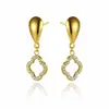 Brincos da Moda Novo Trevo de Quatro Folhas com Design Levemente Luxuoso e de Alta Qualidade, Brincos Pendentes de Pérola, Joia de Tarraxa Eletrodepositada em Aço Titânio 18K
