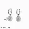 Pendientes Transfronterizos de Acero Inoxidable con Incrustaciones de Diamantes Geométricos para Mujer, Modernos y Versátiles, Estilo Lujo Ligero, Pendientes de Estrella Sol con Diamantes Punteados
