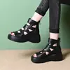 Sandalias Romanas Retro para Mujer 2026 modelo nuevo para madres de mediana edad y mayores, suela suave, antideslizantes, que realzan la altura, adelgazantes, sandalias versátiles con diseño calado
