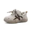 Sapatos de Meninos Sapatos de Papai 2025 Novo Primavera & Outono Sola Macia Infantil Leve Esportivo Sapatos Brancos Meninos Corrida Crianças Grandes