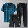 Traje de Verano de Seda Helada de Manga Corta para Papá 2026 Nuevo Traje Deportivo para Edad Media y Mayores Ropa de Verano para el Día del Padre