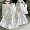 Conjunto de pijama camisola kt, novo estilo de verão com bojos, pode ser usado fora, modelagem solta, malha fina de algodão nuvem para casa para meninas