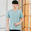 Nueva camiseta de primavera y verano 2021 para hombre, sudadera juvenil, color liso, camiseta básica, cuello redondo, manga corta, camiseta para hombre al por mayor