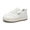 Zapatos de Verano para Mujer Estilo Nuevo Transpirables Tenis Blancos para Estudiantes Femeninas Estilo Coreano Versátiles de Suela Gruesa que Aumentan la Altura Deportivos Casuales Tenis de Moda