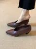 Temporada del Primer Encuentro: Tacones Altos Minimalistas Retro de Punta Fina con Corte en V, Nuevos Zapatos de Tacón Grueso Bajo para el Trabajo