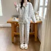 Pijama Sándwich de Algodón para Mujer en Otoño e Invierno Nuevo Espesado Dulce Lazo Traje de Manga Larga Ropa de Casa Se Puede Usar Afuera