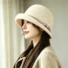 Sombrero de pescador de punto para mujer otoño e invierno nuevo estilo sombrero de lana hace que la cara se vea más pequeña protección solar cálido correa de cuero sombrero de pescador sombrero moderno versátil