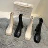 Botas Curtas para Mulheres 2025 Novas Botas Simples de Primavera e Outono Botas de Bico Redondo Plataforma Impermeável Aumentada Botas Nude Botas de Salto Alto Grosso Botas Femininas