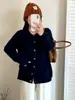 Cárdigan de punto elegante de talla grande con cuello redondo, estilo inspirado en Chanel, colección de invierno 2026, top casual versátil para mujer, prenda exterior 23662