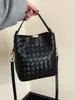 Bolso de Cubo Tejido para Mujer 2025 Nuevo Bolso de Mano de Moda Textura de Alta Calidad Versátil Bolso de Hombro Cruzado para Viajes Diarios para Mujer