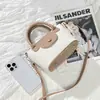 2025 Bolsa Transversal Estilosa Tipo Balde Versátil Tendência Bolsa de Ombro para Mulheres Popular Cor Sólida Nova Bolsa Pequena