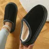 2026 Novo Modelo Transfronteiriço Cor Sólida Retalhos de Couro Sintético Pantufas Domésticas Sola Grossa Antiderrapante Leve Quente Pantufas de Algodão para Mulheres