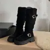 Botas de moda versátiles con diseño de nicho, botas altas sin cordones con hebilla de cinturón, botas de equitación de gamuza 2026 otoño-invierno, efecto adelgazante