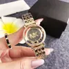 Relógio de Luxo de Marca Redondo Totalmente Cravejado de Diamantes para Mulheres com Pulseira de Corrente de Metal Dourado Relógio à Prova d'Água Relógio Fashion
